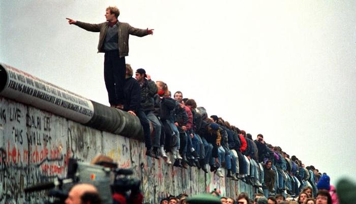 GALLERIA RUSSO • La nuova mostra dedicata al 35° anniversario della caduta Muro di Berlino