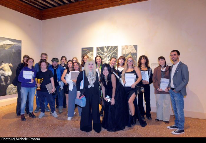 Arte e giovani talenti: il Sowing Hope Award anima la mostra “Seminare Speranza”